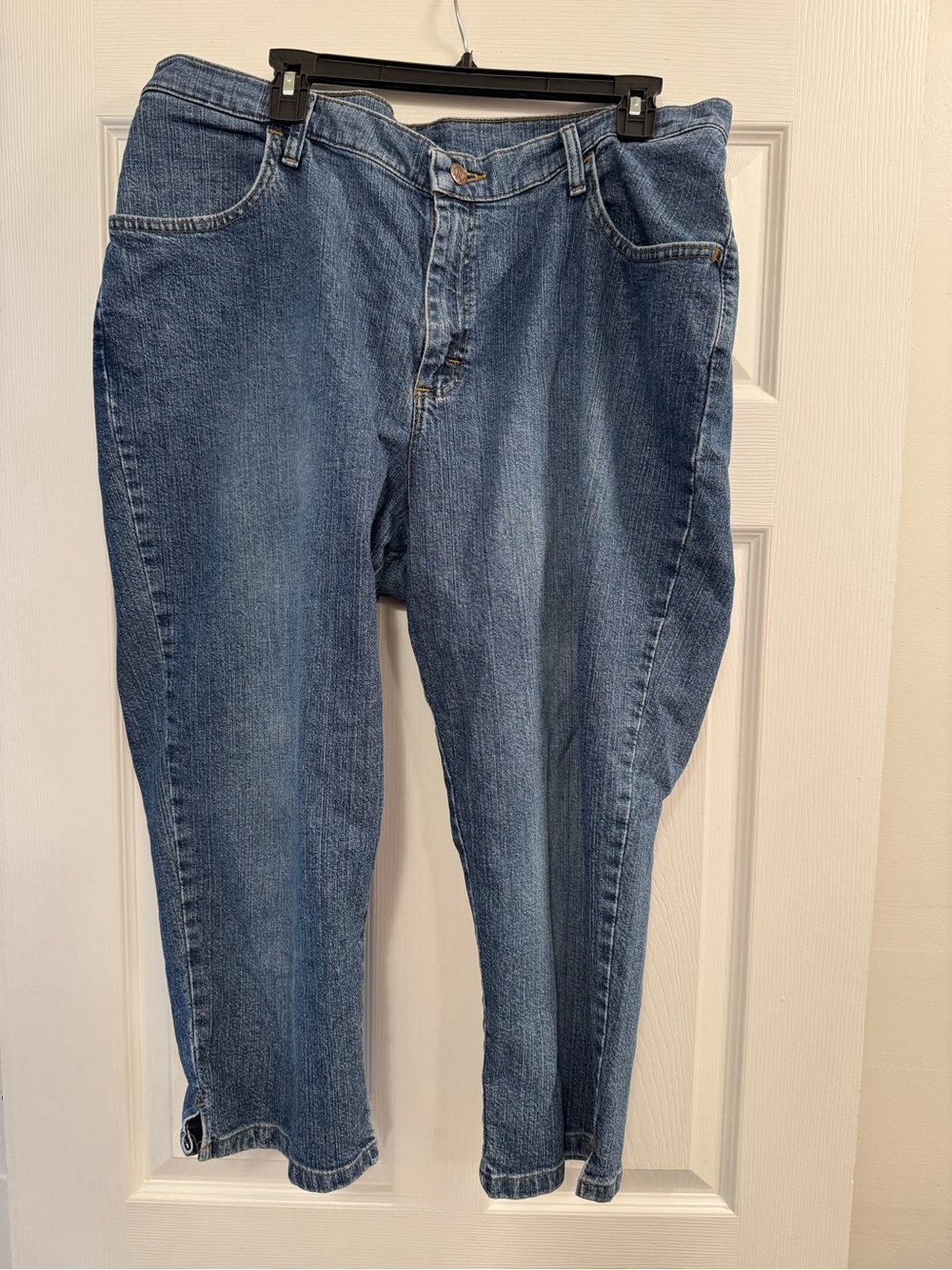 Riders by Lee Women's Blue Cropped Straight Jeans